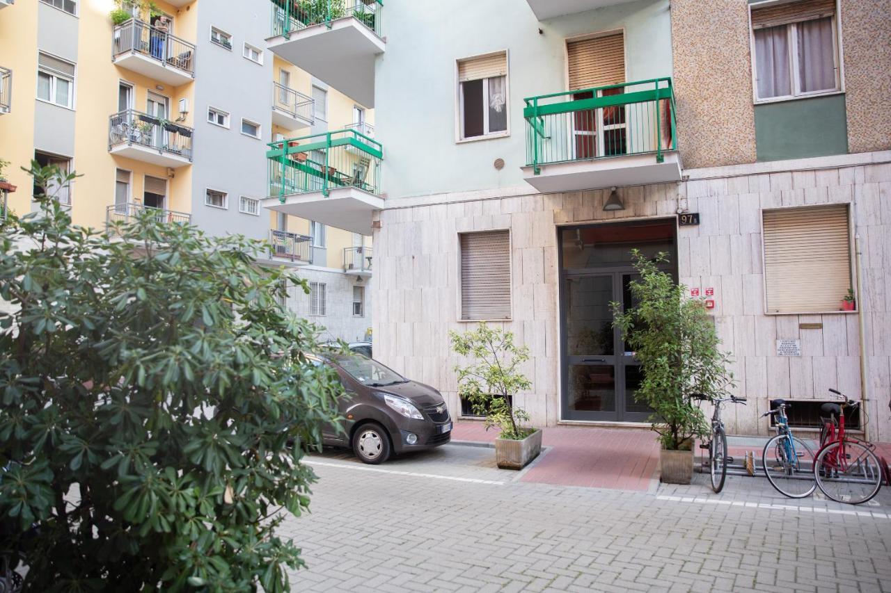 Sweet House Navigli Apartment Milan Luaran gambar